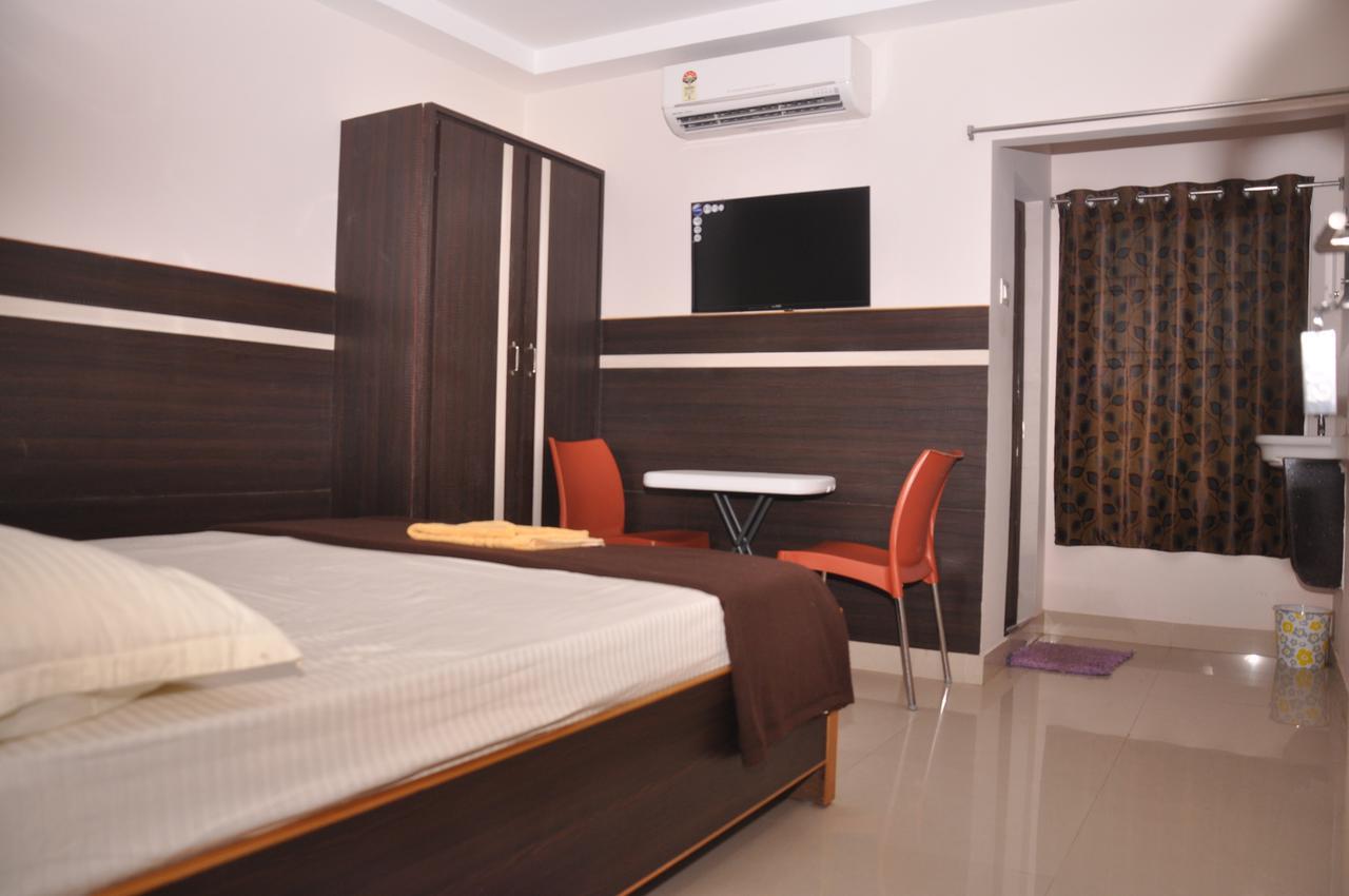 Venky'S Delight Hotel Rajahmundry Exterior photo