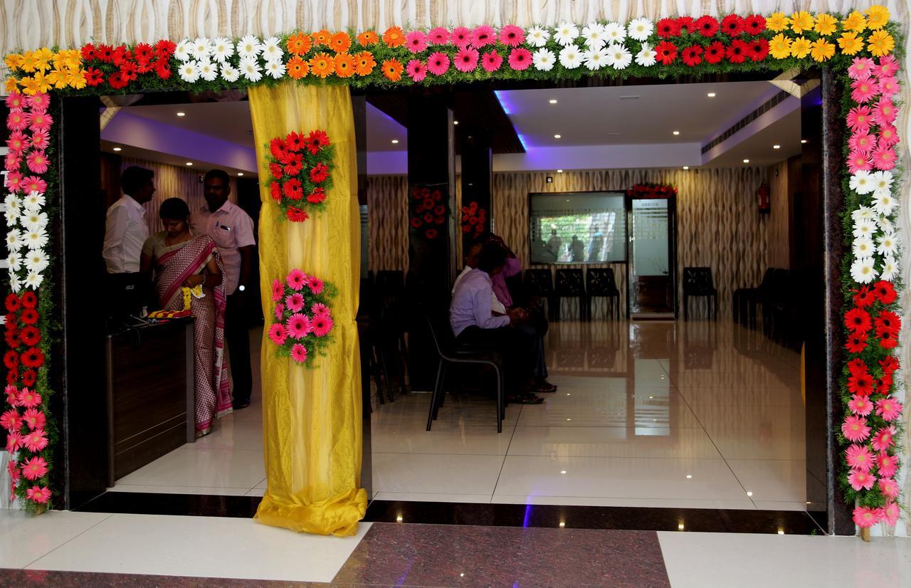Venky'S Delight Hotel Rajahmundry Exterior photo