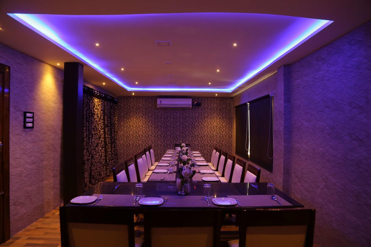 Venky'S Delight Hotel Rajahmundry Exterior photo